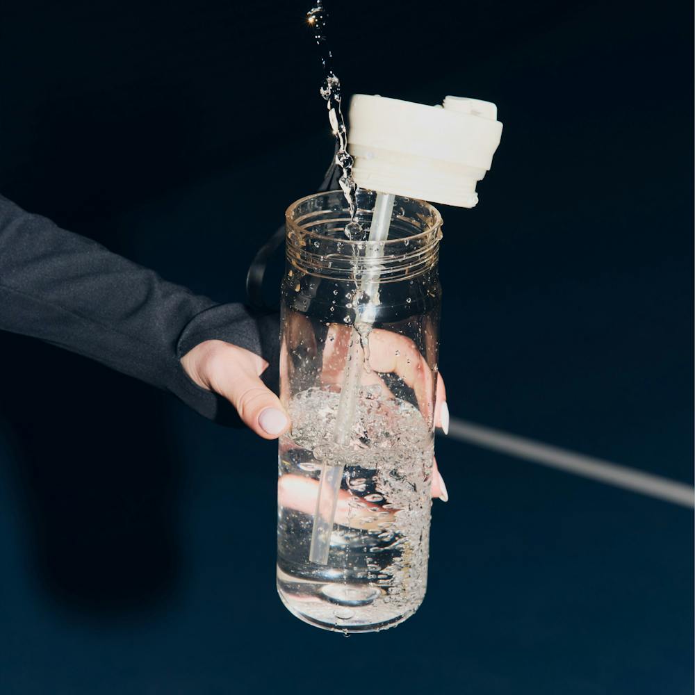 28oz DualSip Plastic Bottle Q8 - Licorice